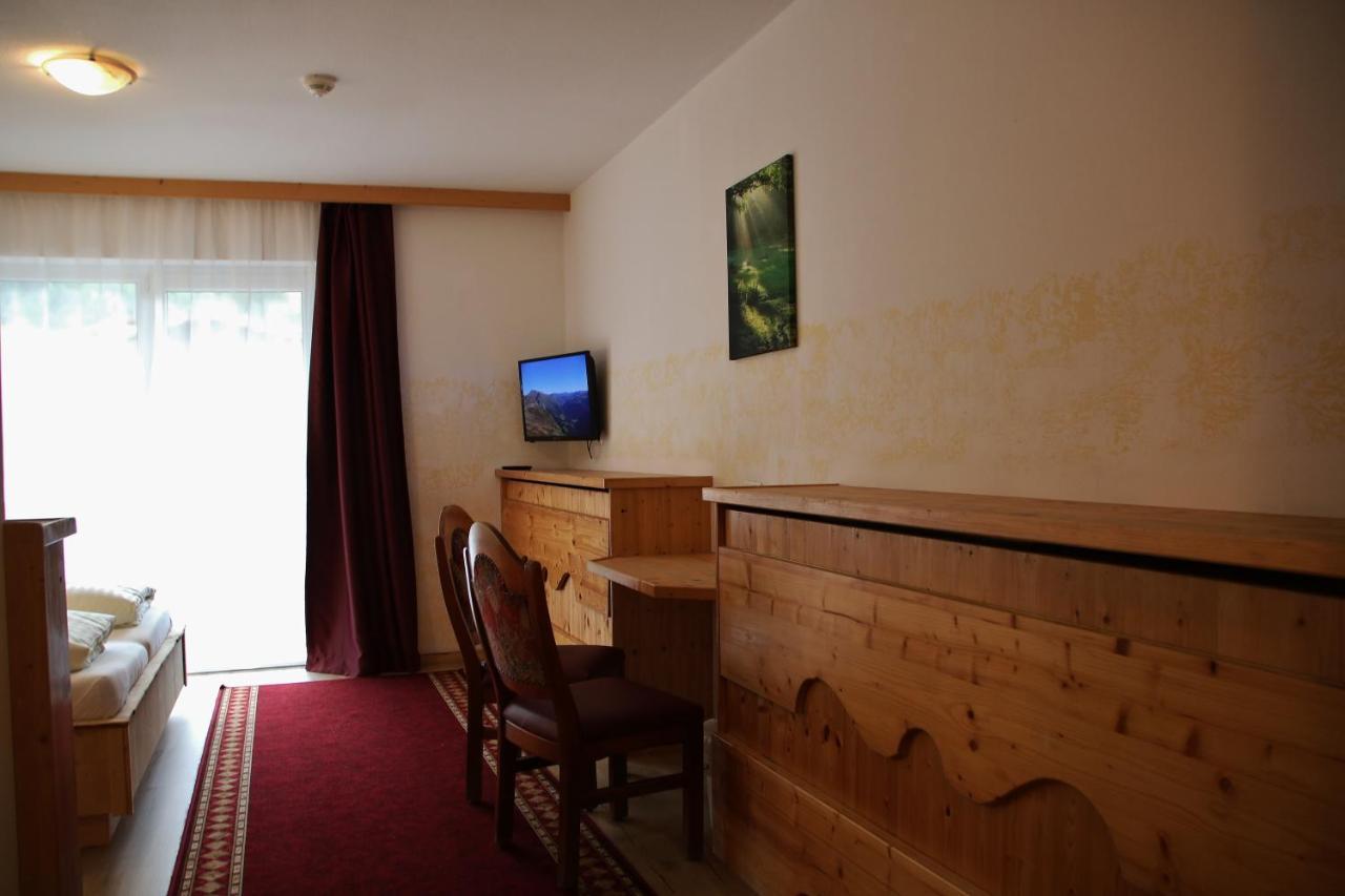 Gasthof Zum Loewen Aschau Im Zillertal Екстер'єр фото